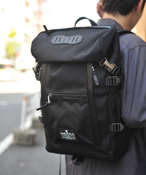 MAKAVELIC(マキャベリック)の「MAKAVELICマキャベリック CHASE DOUBLE LINE BACKPACK(バックパック/リュック・メンズ・ダークネイビー/ブラックミックス/ネイビー/ブラック/ダークグレー・FREE)」の1枚目の写真