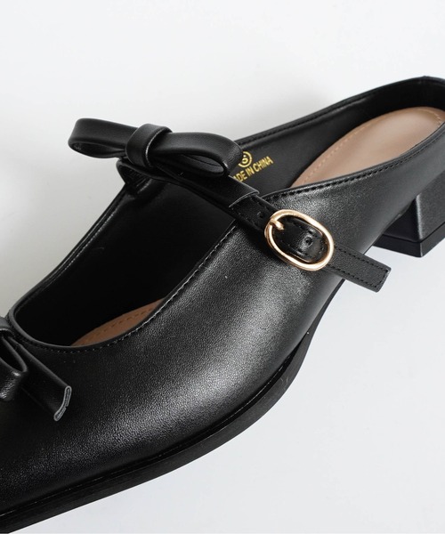 Fabby fabby(ファビィーファビィー)の「ダブルリボンミュールパンプス(パンプス・レディース・ブラック系その他/ピンク系その他/ベージュ系その他/ブルー系その他/オフホワイト/ブラック・MEDIUM/LARGE/SMALL)」の21枚目の写真