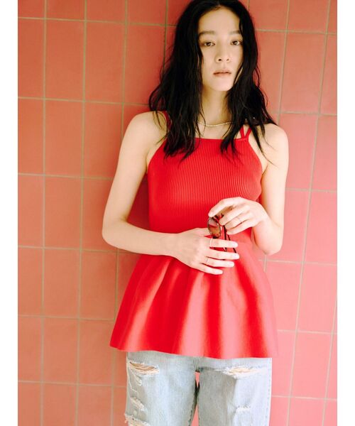 Ungrid（アングリッド）の「ペプラムデザインニットキャミ（キャミソール・レディース・レッド/アイボリー/チャコールグレー・FREE）」の21枚目の写真