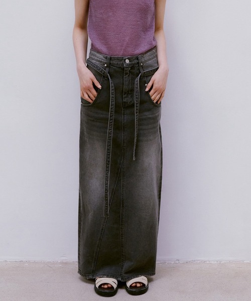 LOW CLASSIC(ロウ クラシック)の「Belted High-waist denim skirt(デニムスカート・レディース・グレー/ライトブルー・S/M)」の2枚目の写真