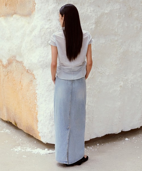LOW CLASSIC(ロウ クラシック)の「Belted High-waist denim skirt(デニムスカート・レディース・グレー/ライトブルー・S/M)」の5枚目の写真