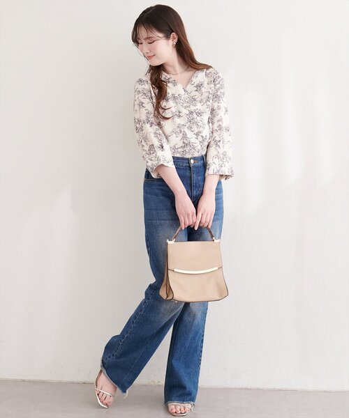 natural couture（ナチュラルクチュール）の「パール釦Vネック７分袖ブラウス（シャツ/ブラウス・レディース・サックスブルー/グレイッシュベージュ/アイボリー/その他2/その他1/チャコールグレー・FREE）」の10枚目の写真