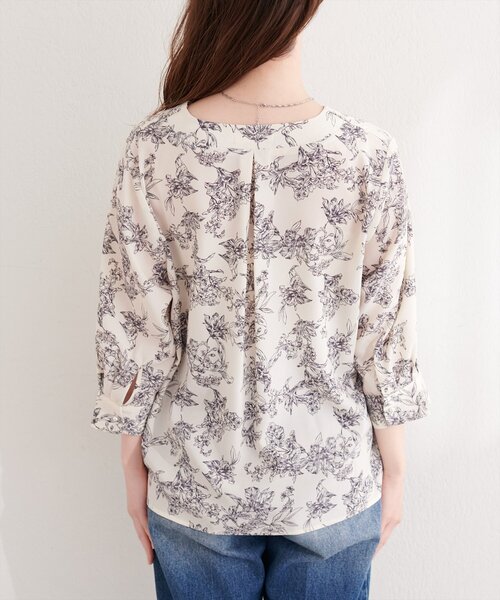 natural couture（ナチュラルクチュール）の「パール釦Vネック７分袖ブラウス（シャツ/ブラウス・レディース・サックスブルー/グレイッシュベージュ/アイボリー/その他2/その他1/チャコールグレー・FREE）」の13枚目の写真