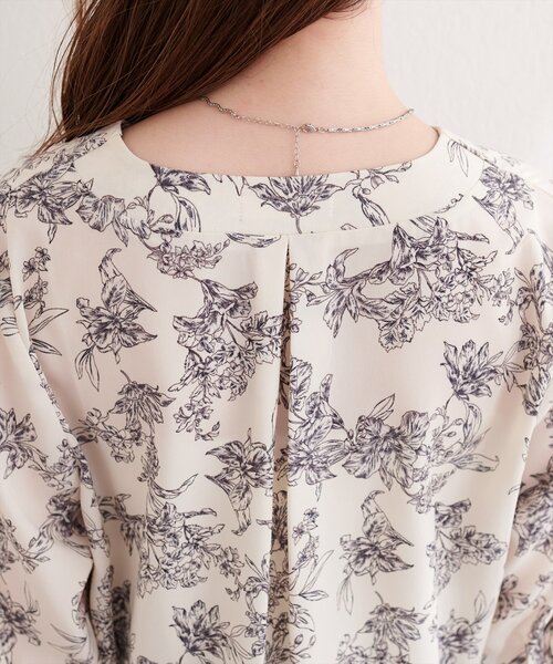 natural couture（ナチュラルクチュール）の「パール釦Vネック７分袖ブラウス（シャツ/ブラウス・レディース・サックスブルー/グレイッシュベージュ/アイボリー/その他2/その他1/チャコールグレー・FREE）」の15枚目の写真