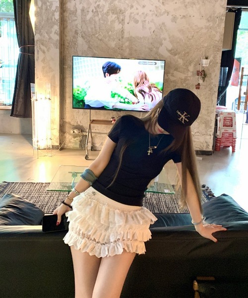 c.u.l(シーユーエル)の「シンプル カットアウトデザイン ラインカット 半袖Tシャツ culw916(Tシャツ/カットソー・レディース・ホワイト/ブラック/グレー・M/L)」の7枚目の写真