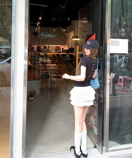 c.u.l(シーユーエル)の「シンプル カットアウトデザイン ラインカット 半袖Tシャツ culw916(Tシャツ/カットソー・レディース・ホワイト/ブラック/グレー・M/L)」の8枚目の写真