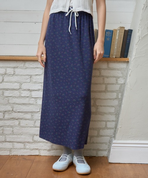 Birthday room(バースデイルーム)の「小花柄サーマルロングスカート/Small floral print thermal long skirt(スカート・レディース・アイボリー/ネイビー・FREE)」の1枚目の写真
