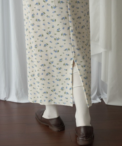 Birthday room(バースデイルーム)の「小花柄サーマルロングスカート/Small floral print thermal long skirt(スカート・レディース・アイボリー/ネイビー・FREE)」の12枚目の写真