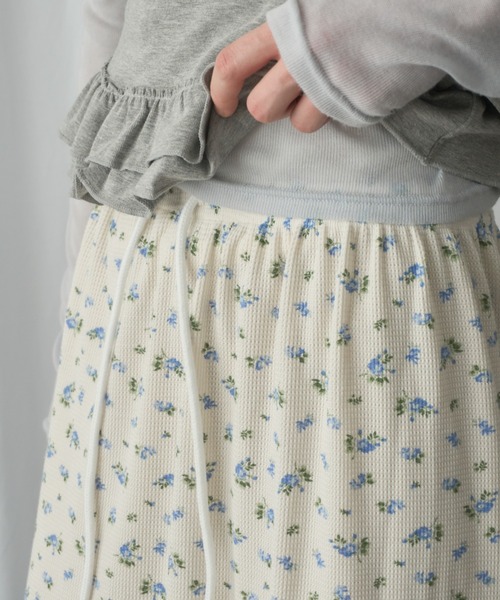 Birthday room(バースデイルーム)の「小花柄サーマルロングスカート/Small floral print thermal long skirt(スカート・レディース・アイボリー/ネイビー・FREE)」の15枚目の写真