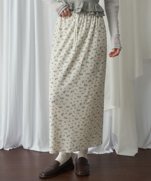 Birthday room(バースデイルーム)の「小花柄サーマルロングスカート/Small floral print thermal long skirt(スカート・レディース・アイボリー/ネイビー・FREE)」の11枚目の写真