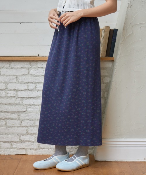 Birthday room(バースデイルーム)の「小花柄サーマルロングスカート/Small floral print thermal long skirt(スカート・レディース・アイボリー/ネイビー・FREE)」の3枚目の写真