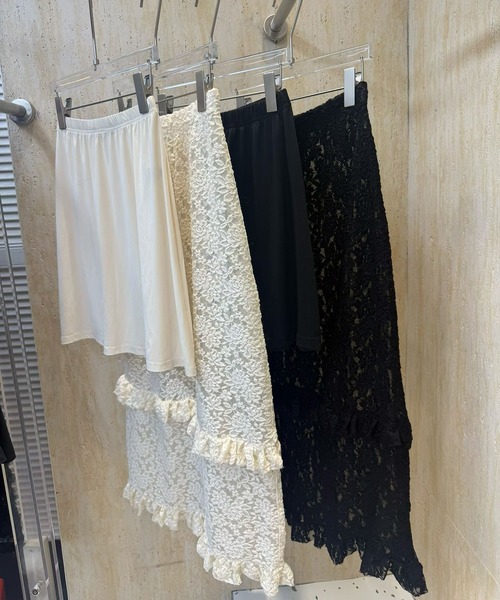 Doula Doula（ドゥーラドゥーラ）の「総レースロングスカート&インナースカート 2点セット（スカート・レディース・ブラック/ベージュ・FREE）」の4枚目の写真