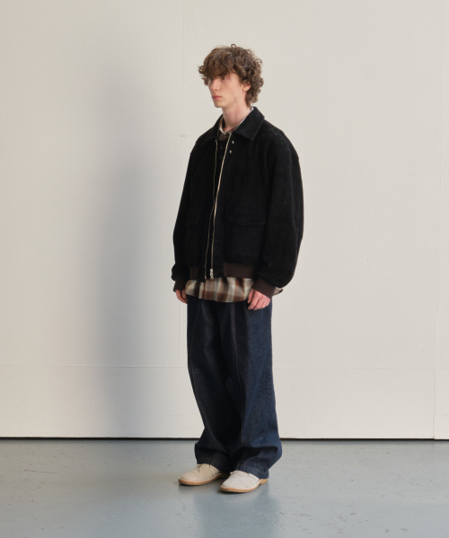HORLISUN(ホーリーサン)の「Nileblue Wide Pleats Denim Pants Dark Navy(デニムパンツ・メンズ・その他・SMALL/MEDIUM/LARGE)」の8枚目の写真