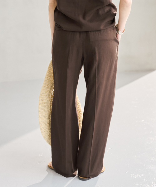 Spick & Span(スピックアンドスパン)の「《手洗い可》ハイブリッドリネンイージーパンツ(スラックス・レディース・ベージュ/ブラウン/ブラック・40/38/36/34)」の12枚目の写真
