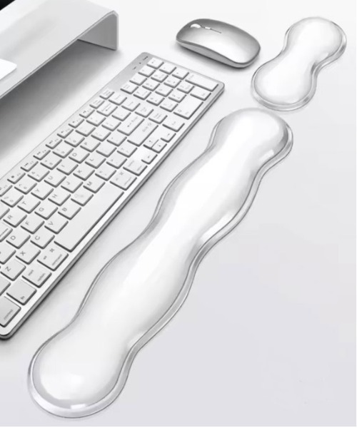 ammy.(エイミードット)の「【 ammy. / エイミードット 】 ぷにぷに クリア リストクッション セット(PCグッズ・レディース・その他/その他1・FREE)」の2枚目の写真