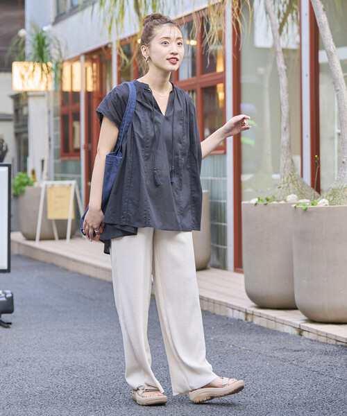 FREAK'S STORE(フリークスストア)の「限定展開 セルフ カット ワイド イージー パンツ(その他パンツ・レディース・ブラック/ブルー/グレー/ナチュラル/ネイビー/レッド/ブラウン・フリ-)」の8枚目の写真
