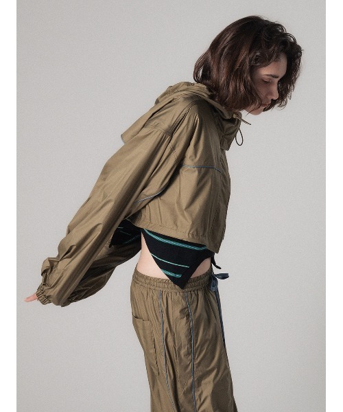ELCHELE(エルチェレ)の「UNIVERSAL WINDBREAKER BOLERO(ナイロンジャケット・レディース・カーキ/ブラック・FREE)」の10枚目の写真