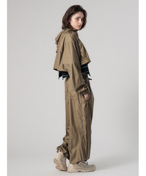 ELCHELE(エルチェレ)の「UNIVERSAL WINDBREAKER BOLERO(ナイロンジャケット・レディース・カーキ/ブラック・FREE)」の12枚目の写真
