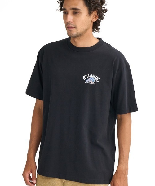 BILLABONG(ビラボン)の「ビラボン BILLABONG アウトドアカジュアル 半袖Tシャツ THEME ARCH(Tシャツ/カットソー・メンズ・ブラック/ブルー・L/LL/M)」の1枚目の写真