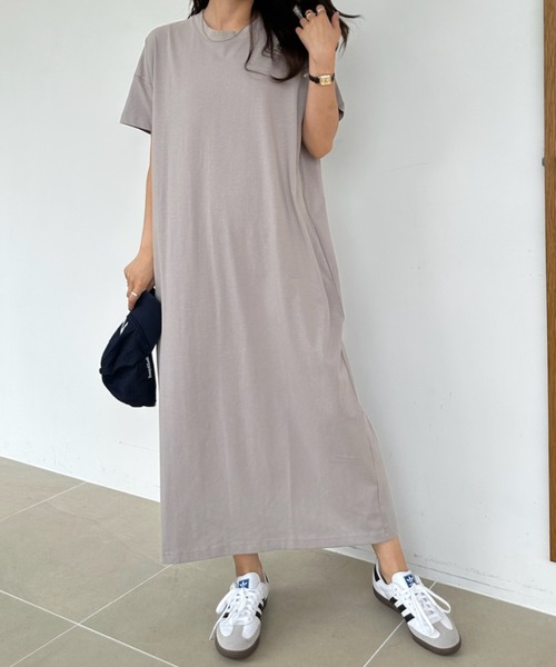 umune（ウムネ）の「Tシャツワンピース ロング丈 マキシワンピ 半袖 クルーネック スリット カットソーワンピ ルームウェア カジュアル 夏（ワンピース・レディース・ブラック/オートミール/グレイッシュベージュ・FREE）」の3枚目の写真