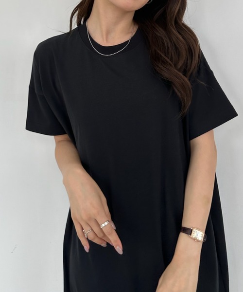 umune（ウムネ）の「Tシャツワンピース ロング丈 マキシワンピ 半袖 クルーネック スリット カットソーワンピ ルームウェア カジュアル 夏（ワンピース・レディース・ブラック/オートミール/グレイッシュベージュ・FREE）」の2枚目の写真