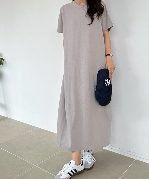 umune（ウムネ）の「Tシャツワンピース ロング丈 マキシワンピ 半袖 クルーネック スリット カットソーワンピ ルームウェア カジュアル 夏（ワンピース・レディース・ブラック/オートミール/グレイッシュベージュ・FREE）」の5枚目の写真