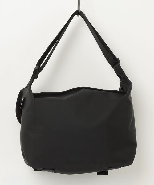 SHIPS（シップス）の「KARRI:CORD PLY MESSENGER M（トートバッグ・メンズ・ブラック・ONE SIZE）」の2枚目の写真
