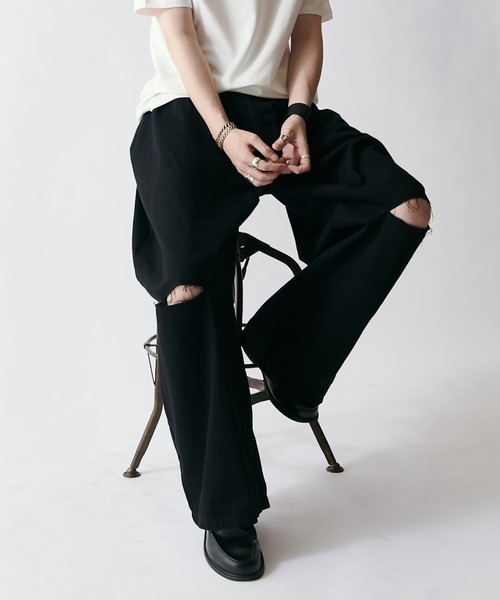 Lui's(ルイス)の「【WEB限定】ニー・スリット ワイドボリュームパンツ(その他パンツ・メンズ・アイボリー/ブラック・S/M)」の2枚目の写真