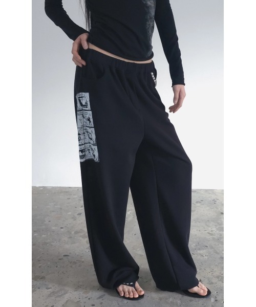 L.H.P(エルエイチピー)の「DOGMA EHKS/ドグマエークス/STUDDED CURRENCY SWEAT PANTS(スウェットパンツ・レディース・ブラック・F)」の1枚目の写真