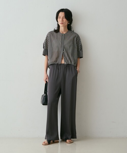 qualite(カリテ)の「【シルエット調整可能】フォルムドロストブラウス 春服 夏服 オフィスカジュアル きれいめ 羽織り シアー(シャツ/ブラウス・レディース・ブラック/オフホワイト/ライム・フリー)」の9枚目の写真