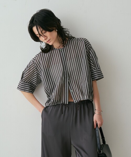 qualite(カリテ)の「【シルエット調整可能】フォルムドロストブラウス 春服 夏服 オフィスカジュアル きれいめ 羽織り シアー(シャツ/ブラウス・レディース・ブラック/オフホワイト/ライム・フリー)」の11枚目の写真
