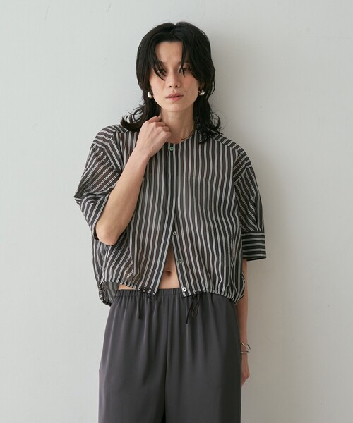 qualite(カリテ)の「【シルエット調整可能】フォルムドロストブラウス 春服 夏服 オフィスカジュアル きれいめ 羽織り シアー(シャツ/ブラウス・レディース・ブラック/オフホワイト/ライム・フリー)」の13枚目の写真