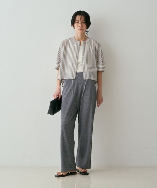 qualite(カリテ)の「【シルエット調整可能】フォルムドロストブラウス 春服 夏服 オフィスカジュアル きれいめ 羽織り シアー(シャツ/ブラウス・レディース・ブラック/オフホワイト/ライム・フリー)」の14枚目の写真