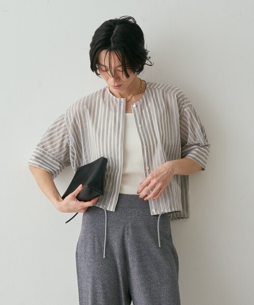 qualite(カリテ)の「【シルエット調整可能】フォルムドロストブラウス 春服 夏服 オフィスカジュアル きれいめ 羽織り シアー(シャツ/ブラウス・レディース・ブラック/オフホワイト/ライム・フリー)」の20枚目の写真