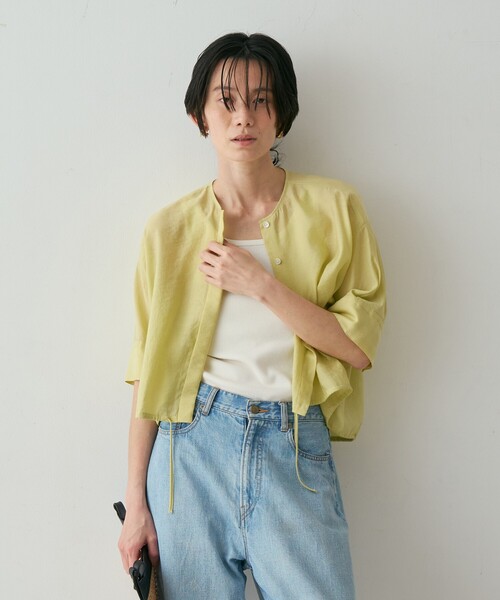 qualite(カリテ)の「【シルエット調整可能】フォルムドロストブラウス 春服 夏服 オフィスカジュアル きれいめ 羽織り シアー(シャツ/ブラウス・レディース・ブラック/オフホワイト/ライム・フリー)」の4枚目の写真