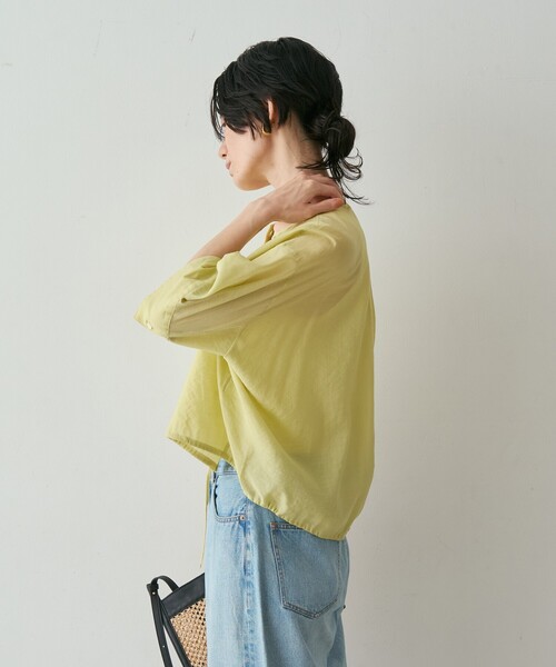 qualite(カリテ)の「【シルエット調整可能】フォルムドロストブラウス 春服 夏服 オフィスカジュアル きれいめ 羽織り シアー(シャツ/ブラウス・レディース・ブラック/オフホワイト/ライム・フリー)」の11枚目の写真