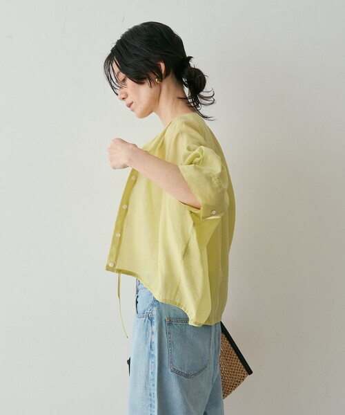 qualite(カリテ)の「【シルエット調整可能】フォルムドロストブラウス 春服 夏服 オフィスカジュアル きれいめ 羽織り シアー(シャツ/ブラウス・レディース・ブラック/オフホワイト/ライム・フリー)」の13枚目の写真