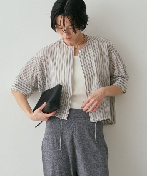 qualite(カリテ)の「【シルエット調整可能】フォルムドロストブラウス 春服 夏服 オフィスカジュアル きれいめ 羽織り シアー(シャツ/ブラウス・レディース・ブラック/オフホワイト/ライム・フリー)」の2枚目の写真