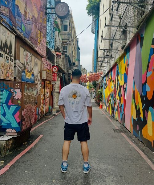 BEOM(ボム)の「メルティングデイジー 特殊綿 オーバーサイズTシャツ ブラック(Tシャツ/カットソー・メンズ・その他・1/2)」の15枚目の写真