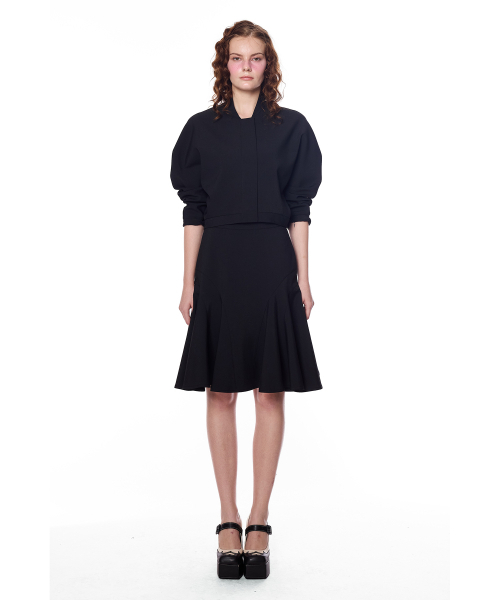GREEDILOUS(グリディアス)の「Crop avant-garde Jumper(その他アウター・レディース・その他・X-SMALL/SMALL/MEDIUM/LARGE)」の2枚目の写真