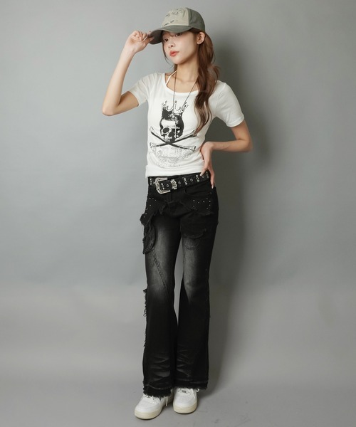 SPINNS(スピンズ)の「ホルターネック半袖カットソー/スカル/平成ギャル(Tシャツ/カットソー・レディース・オフホワイト/ブラック・ONESIZE)」の14枚目の写真