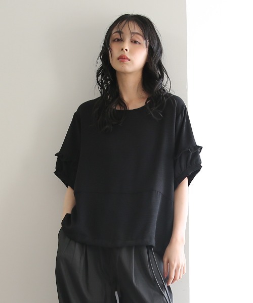 No one knows(ノーワンノーズ)の「ZOZO限定 袖フリルワイドトップス(Tシャツ/カットソー・レディース・ブラック/ホワイト・FREE)」の2枚目の写真