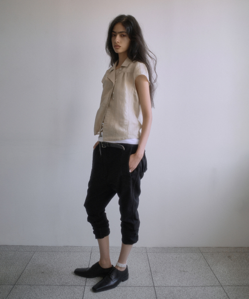 PORTERNA(ポルテナ)の「WRAP BUTTON CAP SLEEVE BLOUSE-BEIGE(シャツ/ブラウス・レディース・その他・OS)」の3枚目の写真