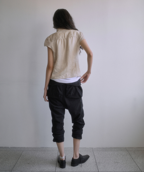 PORTERNA(ポルテナ)の「WRAP BUTTON CAP SLEEVE BLOUSE-BEIGE(シャツ/ブラウス・レディース・その他・OS)」の4枚目の写真