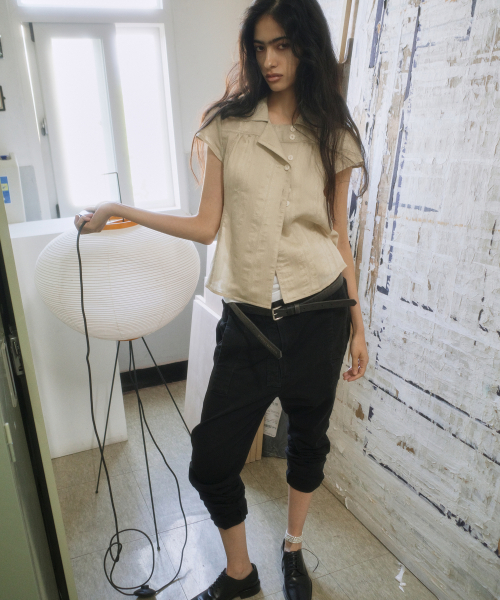 PORTERNA(ポルテナ)の「WRAP BUTTON CAP SLEEVE BLOUSE-BEIGE(シャツ/ブラウス・レディース・その他・OS)」の5枚目の写真