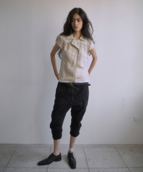 PORTERNA(ポルテナ)の「WRAP BUTTON CAP SLEEVE BLOUSE-BEIGE(シャツ/ブラウス・レディース・その他・OS)」の11枚目の写真