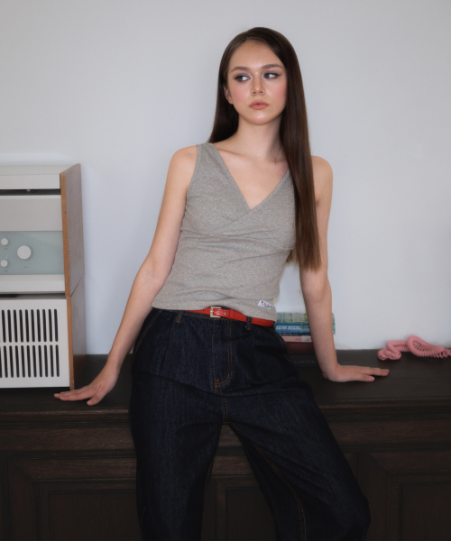 ROSEFRANTZ（ロゼフランツ）の「Wrap V-neck sleeveless [Gray]（Tシャツ/カットソー・レディース・アッシュグレー・OS）」の7枚目の写真