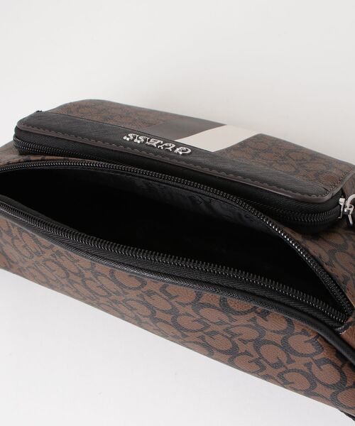 Guess(ゲス)の「TURI Bum Bag ウエストポーチ ボディバッグ メンズバッグ(ボディバッグ/ウエストポーチ・メンズ・ダークグレー/ダークブラウン・ONE SIZE)」の4枚目の写真