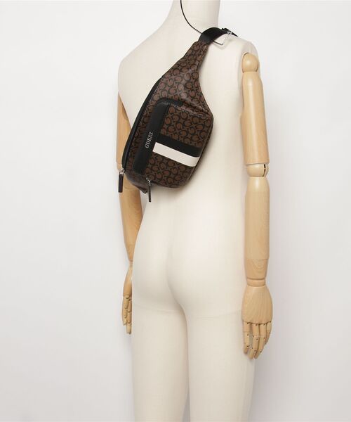 Guess(ゲス)の「TURI Bum Bag ウエストポーチ ボディバッグ メンズバッグ(ボディバッグ/ウエストポーチ・メンズ・ダークグレー/ダークブラウン・ONE SIZE)」の3枚目の写真