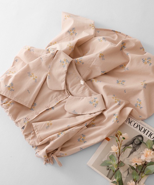 LUCPY(ラクピー)の「フラワープリントラウンドカラーワンピース(ワンピース・レディース・ピンク・XX-LARGE/X-LARGE/LARGE/MEDIUM)」の2枚目の写真